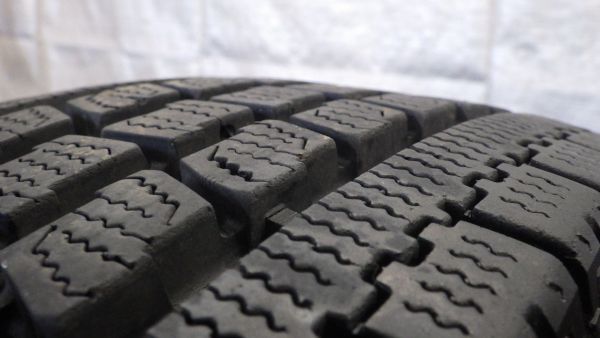 195/80R15 107/105L トーヨー DELVEX934 スタッドレスタイヤ 15×6J PCD139.7 ＋35 ハイエース 純正 スチールホイール トーヨータイヤ DELVEX 0 バリ山☆ (トーヨー) 935の通販