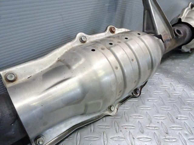 ハイエース 純正 触媒 TRH214 ジャンク ハイエース - キャタライザー