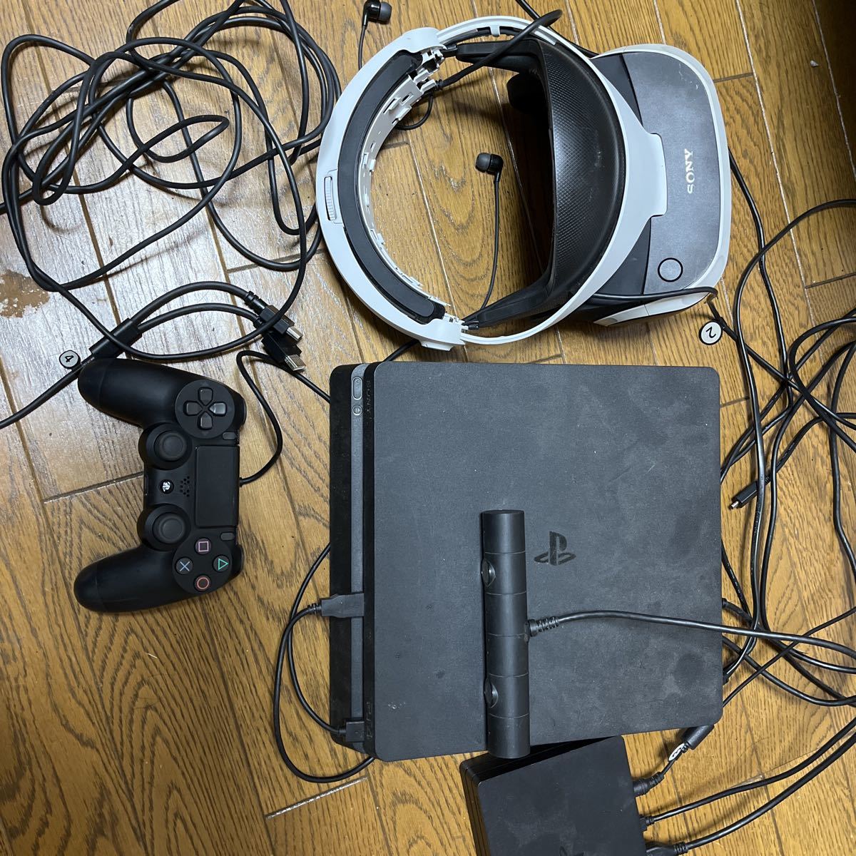 PSVR本体、PS4512GBジャンク品付き VR PS4 注意 ゲーム CUHJ-16003