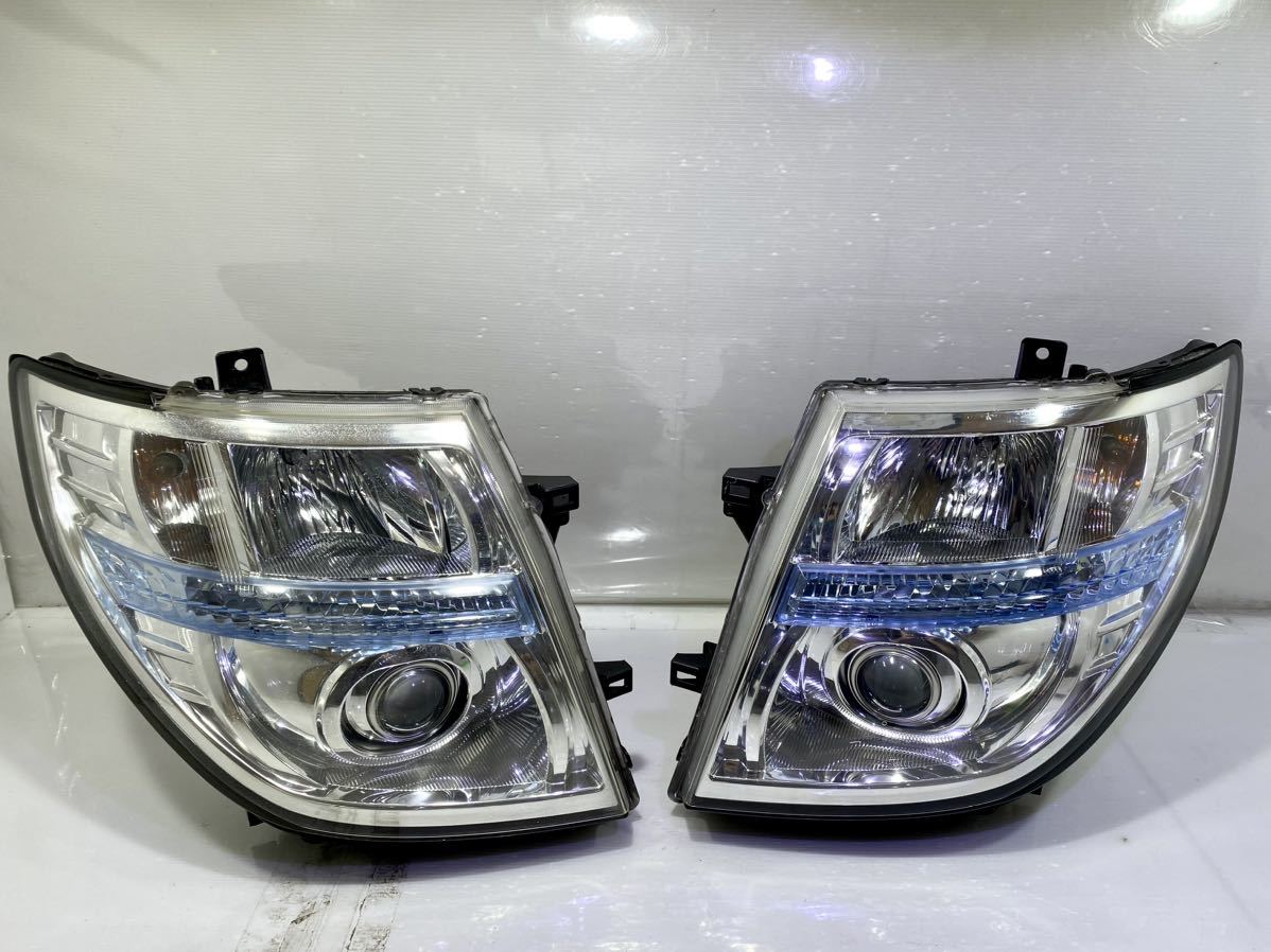 送料無料 /迅速/美品 エルグランド E51 中期後期 左右セット ブルー ヘッドライトキセノン AFS付き KOITO 100-24852 NE51 MNE51 (1Q-25)