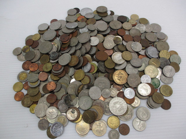 10-161　外国銭　多国籍　コイン　ごちゃまぜおまとめ　総重量約2，900ｇ