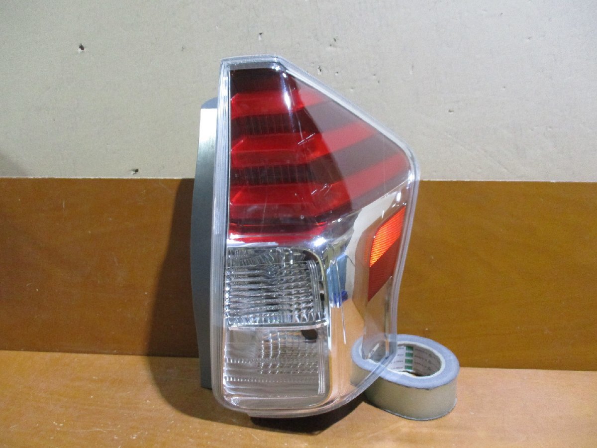 トヨタ プリウスα ZVW40⁄ZVW41 テールランプ 左 即決価格!TL562 トヨタ プリウスα ZVW40⁄ZVW41 テールランプ 左 即決価格!TL562