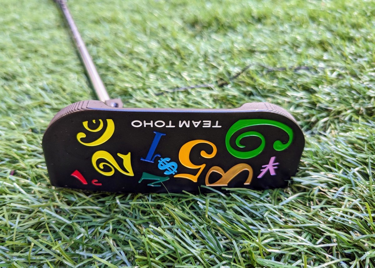 【中古　おまけ付】フランク三浦ゴルフ TEAM TOHOコラボ 《32インチ　軟鉄鍛造 削出しパター マレットタイプ 黒染め仕上げ》 