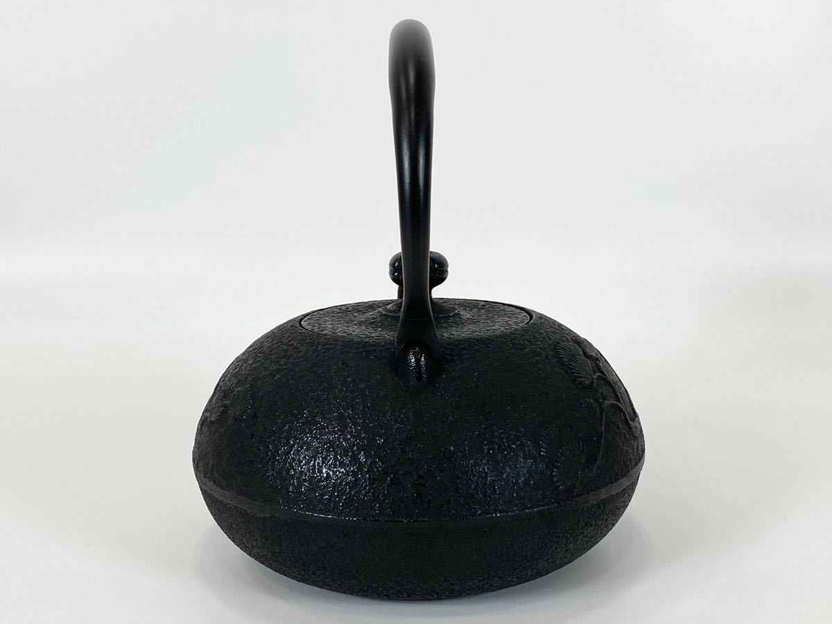 未使用保管品】本場 南部鉄瓶 姥口 松地紋 1.2リットル 【公式通販】