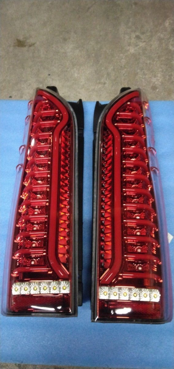 LEDテールランプ ハイエース200系 レッド オープニング シーケンシャル