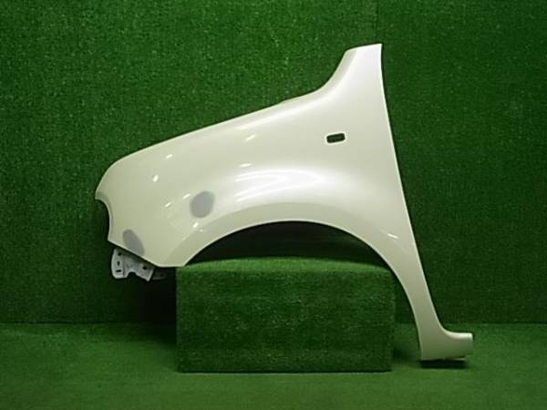 ⑦ 151 キューブ Z12 左フェンダー