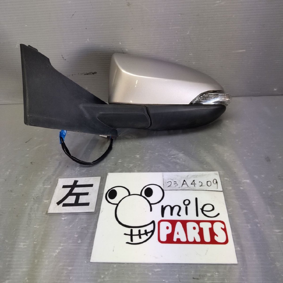 NSP135／NSP130 ヴィッツ 純正 左ドアミラー（デンカク