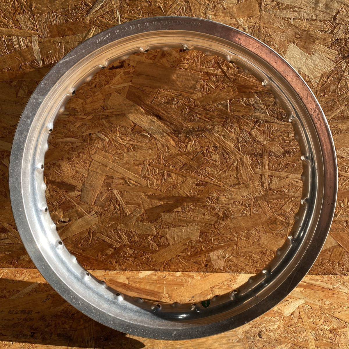 AKRONT アルミ リム 19インチ 2.75 40穴 Harley Davidson ハーレー s0247-rm