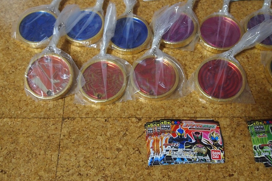 レア！ 新品フルコンプ！ オーメダル コアメダルスイング RED GREEN