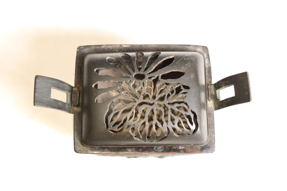 SALE，豊富な 時代物 古銅 七宝繋獅子紋 双耳香炉 菊桐透銅