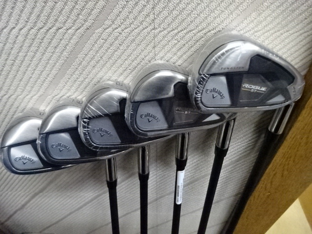 ローグST　MAX　5本セットアイアン　VENTUS　5　for　Callawayカーボン　Ｒシャフト　日本仕様　　新品