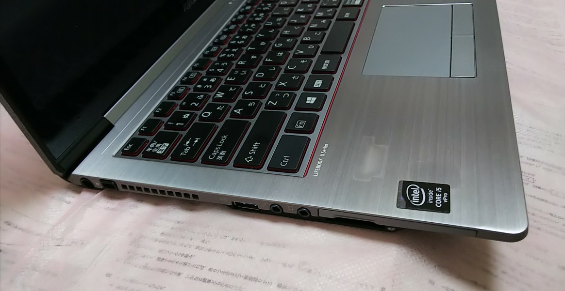 最新'Windows11Pro 23H2＊タッチパネル* SSD256.Mem８， LIFEBOOK U745/M Core i5 . 優良14.0型HD. 無線LAN.Bｔ.WebCam.ACアダプタ＊19mm厚 