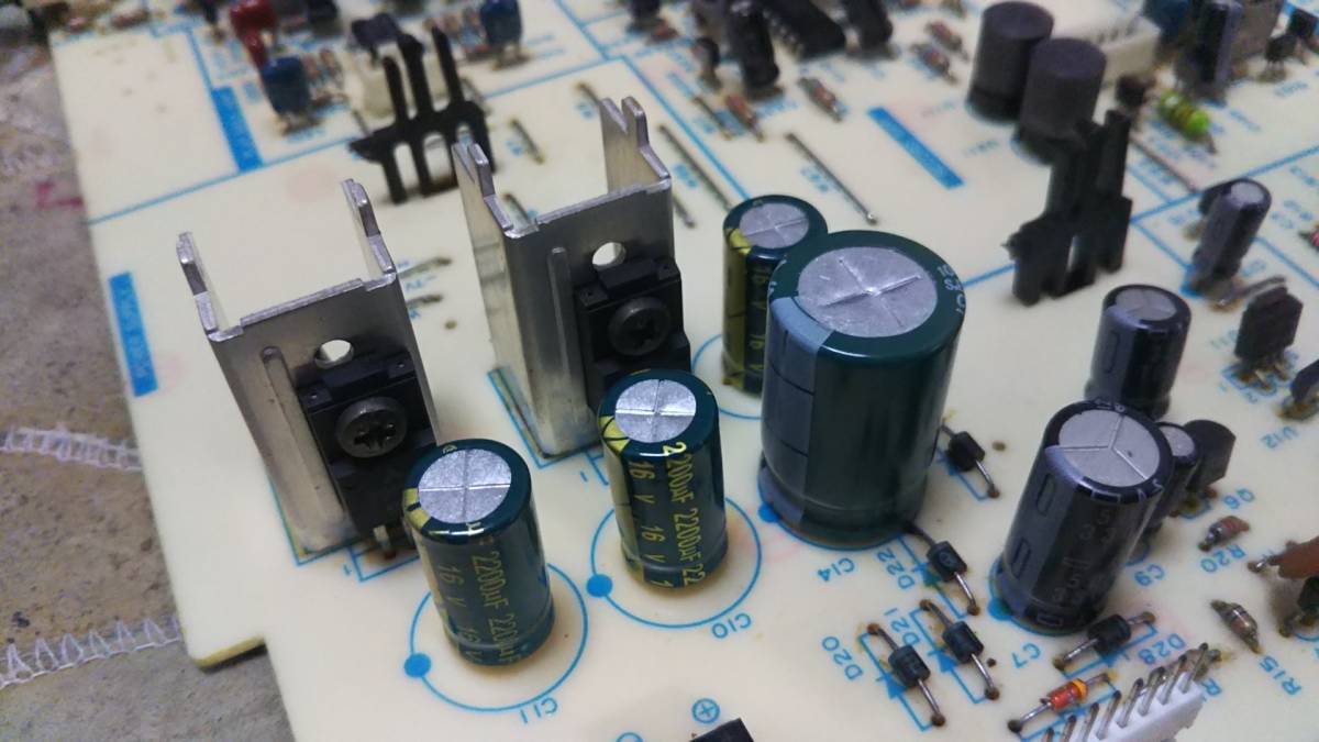 TEAC カセットデッキ V-670 動作品／修理済（録音難有？）／美品