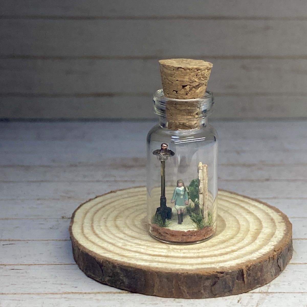 コビトがいる小道の小瓶② ミニチュア ジオラマ インテリア