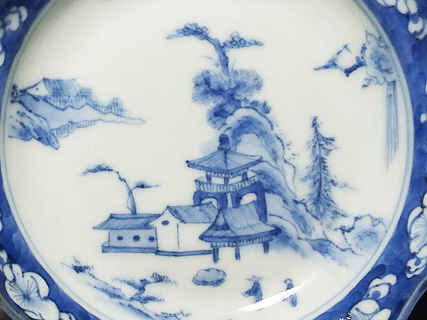 古伊万里 染付 皿 輪花文 八卦文 楼閣文 唐人 1760年～ 古伊万里 染付 皿 輪花文 八卦文 楼閣文 唐人 1760年～ 中皿 六寸 古
