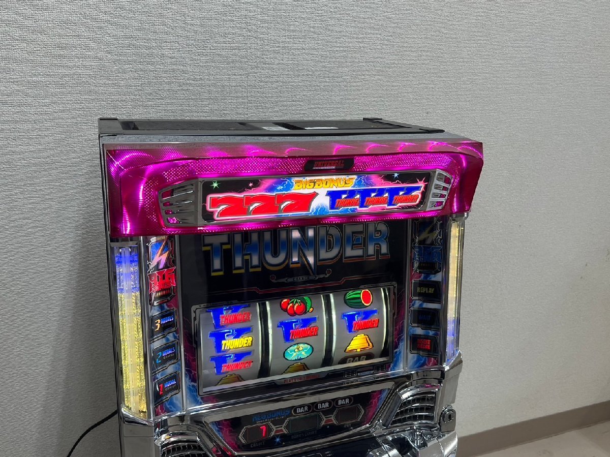 パチスロ スロット実機 「サンダーＶリボルトＵＲ」アクロス コイン不要 家庭用電源 動作確認済 /