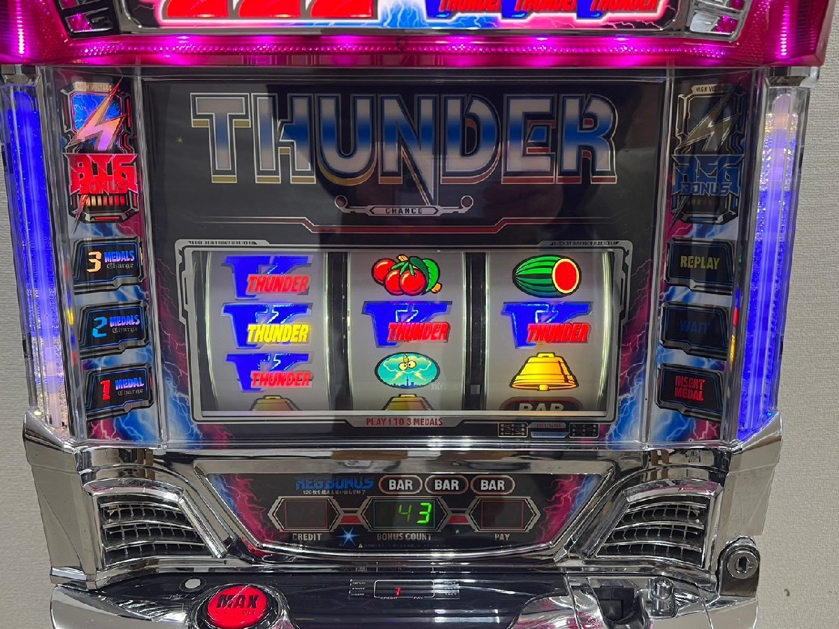 パチスロ スロット実機 「サンダーＶリボルトＵＲ」アクロス コイン不要 家庭用電源 動作確認済 /