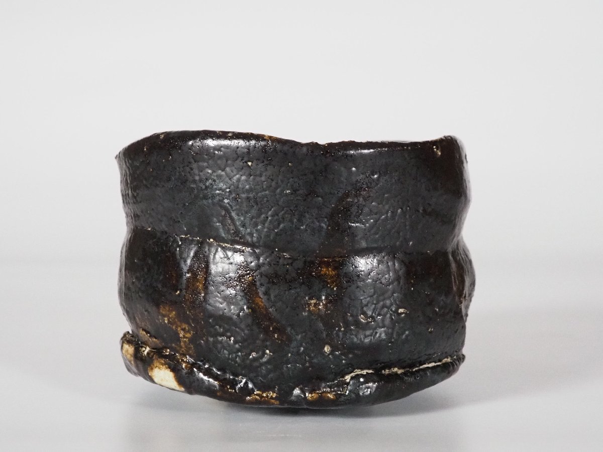 GK】鈴木五郎 秀逸作 瀬戸黒茶碗 安藤桐箱 茶道具 共箱 無傷 本物保証