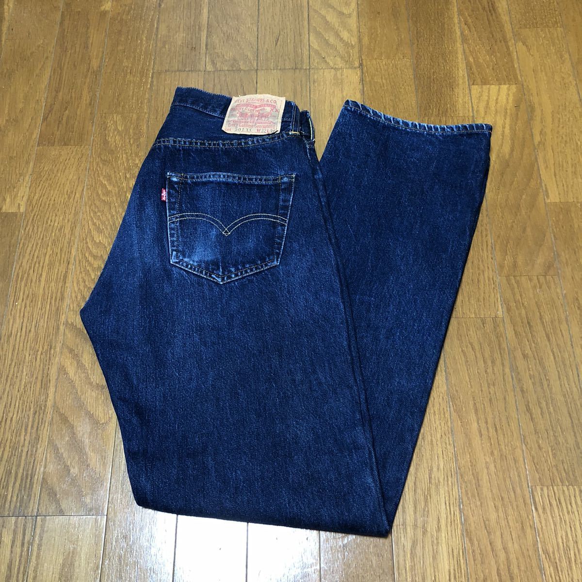  濃紺 98年製 LEVIS Levi's 501XX W32 バレンシア 工場アメリカ製 リーバイス501XX 赤耳(W32)｜売買されたオークション情報、yahooの商品情報をアーカイブ公開 - オークファン W32