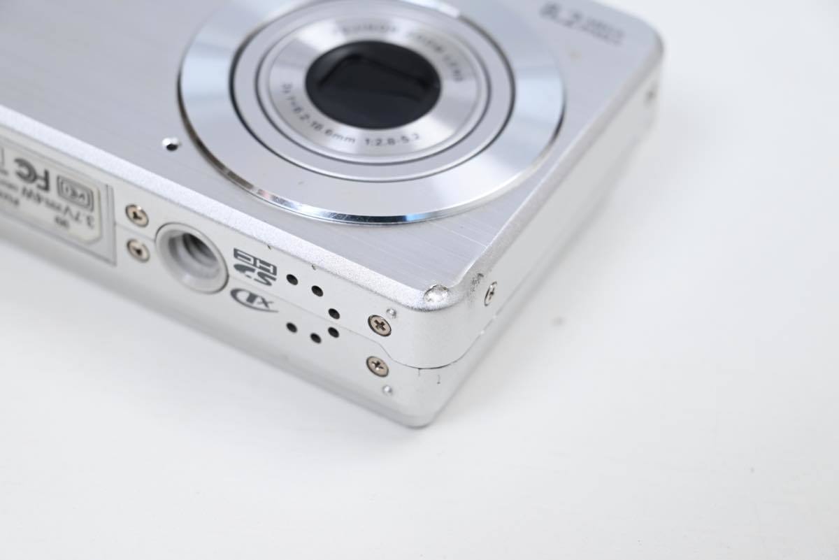 カメラ [完動品] FUJIFILM FinePix J560 シルバー