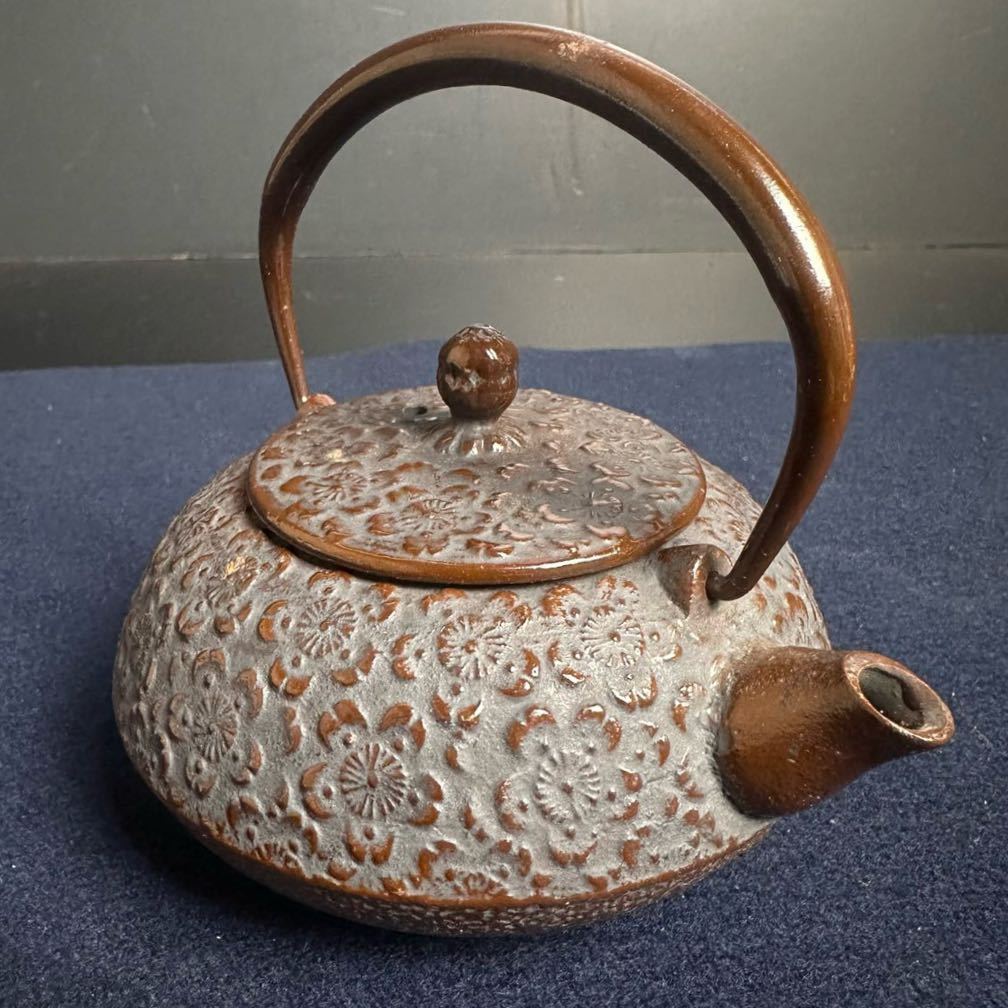南部鉄器 | 南部鉄瓶 急須 鉄瓶 桜 – さくら文様ピンク 南部菊泉堂 梔