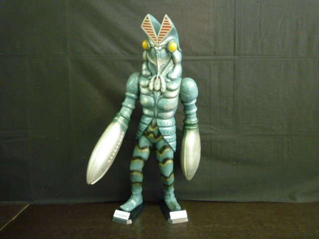 TLD-00189-03 BANDAI バンダイ 1990 ウルトラマン バルタン星人 ジャイアントスケール 約64cm フィギュア 台座付き