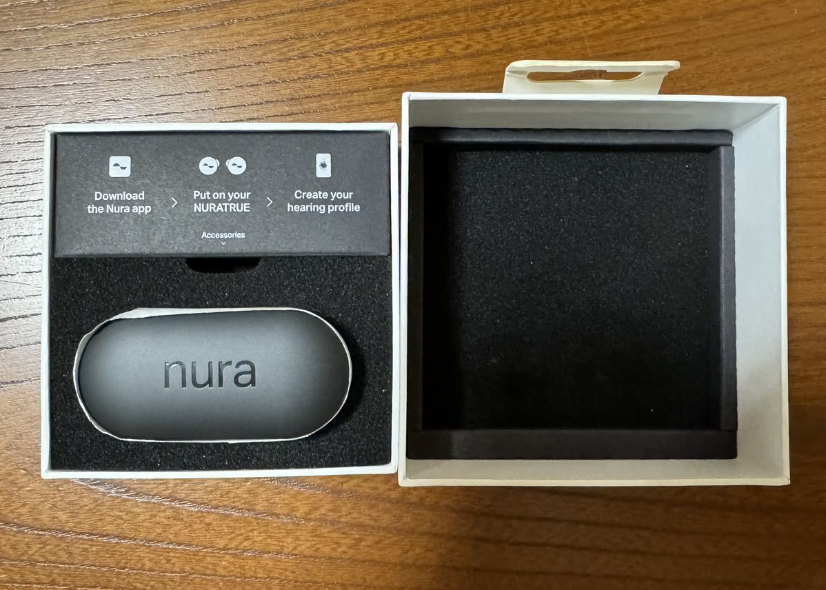 nura ワイヤレスイヤホン ブラック⁄ホワイト nura ワイヤレスイヤホン