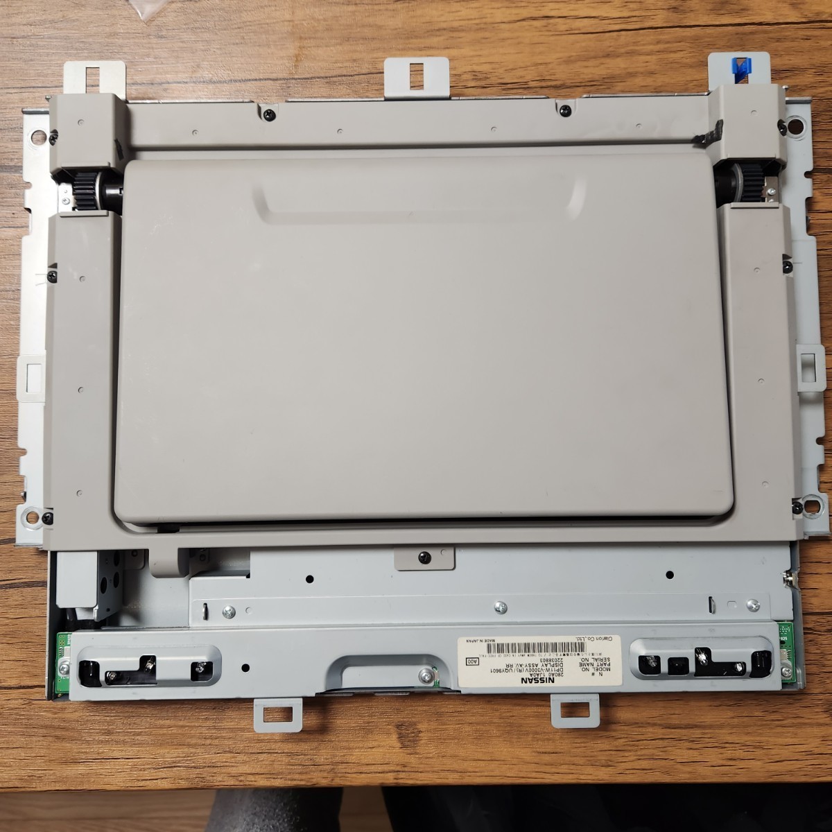 《セール中》開閉不良もOK★新品ケーブルに交換します　E52　エルグランド　C26 セレナ　純正後席モニター修理　DP11W-V3000V　　　