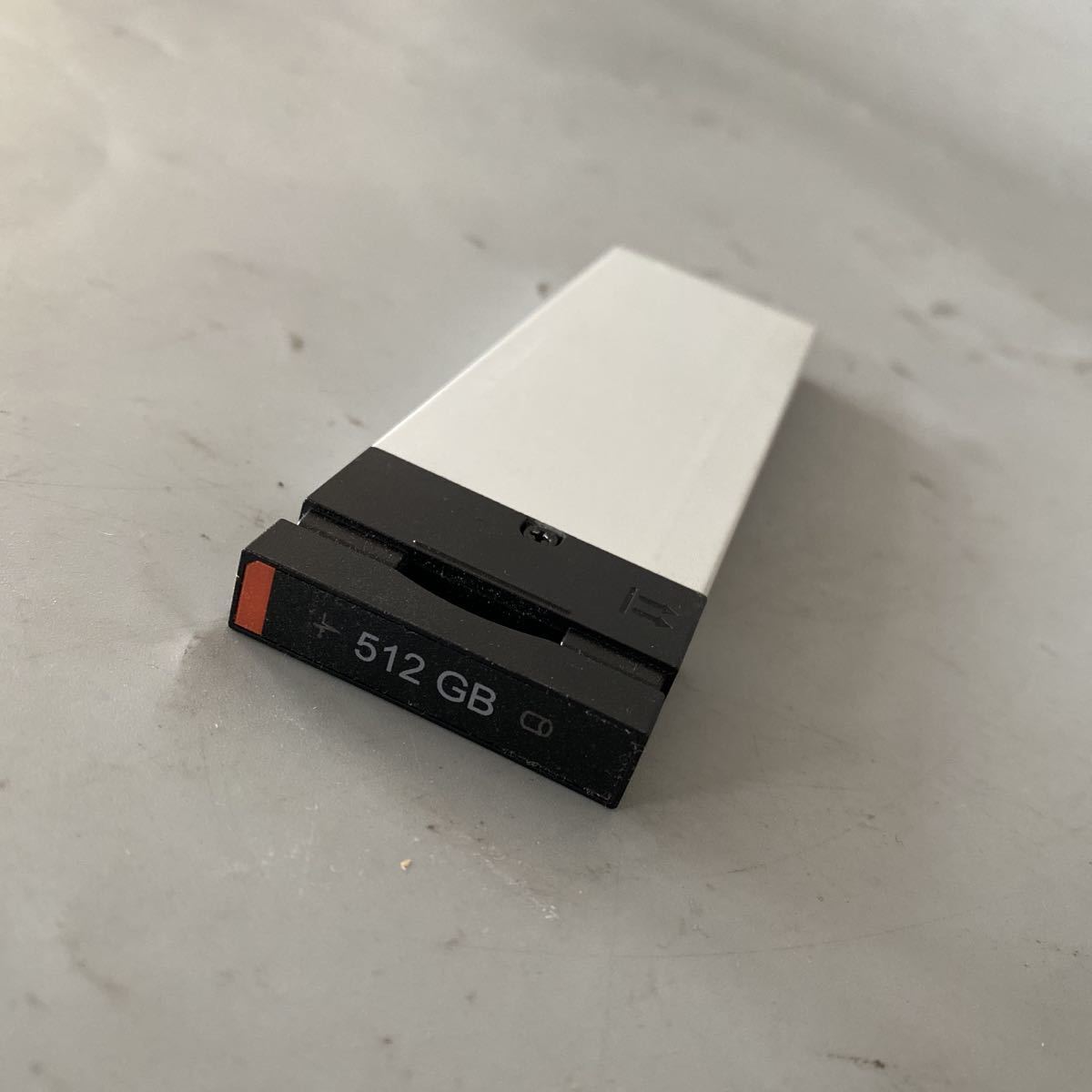 Dell Precision T5820 T7820 T7920 M.2 から SAS 512GB SSD 中古動作品 L