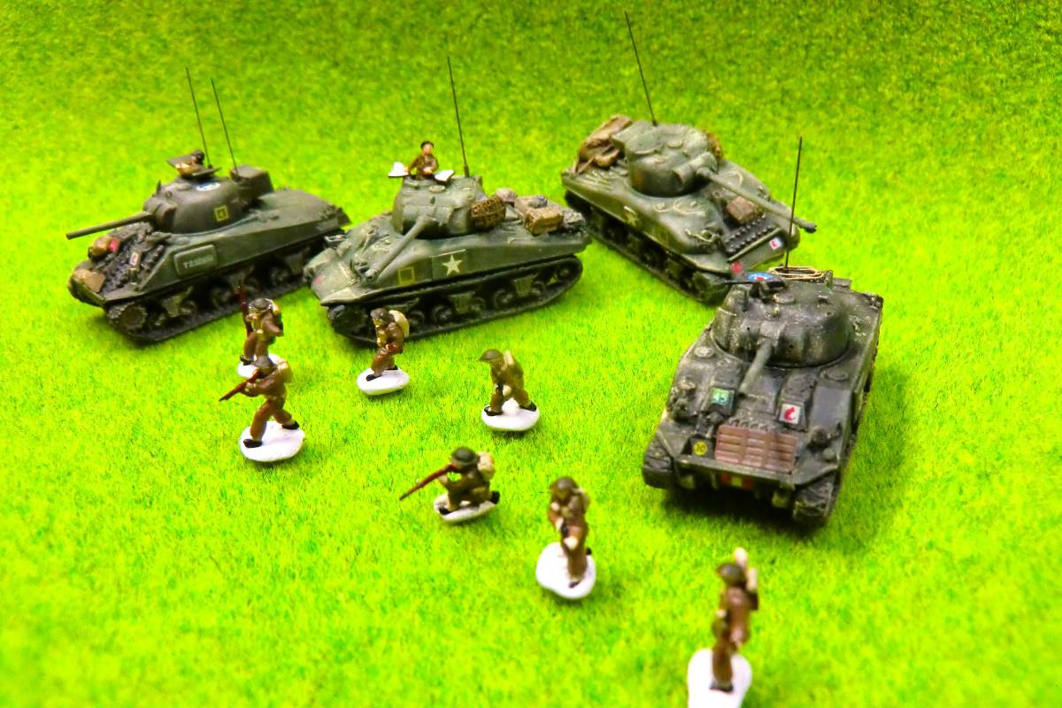 豊富な，限定SALE 戦車 軍用車両 M4A1シャーマン中戦車＆シャーマン ファイアフライ中戦車 イギリス陸軍第7機甲師団 1944 45年 西部戦線(ワールドタンクミュージアム)｜売買されたオークション情報、yahooの商品 ワールドタンクミュージアム