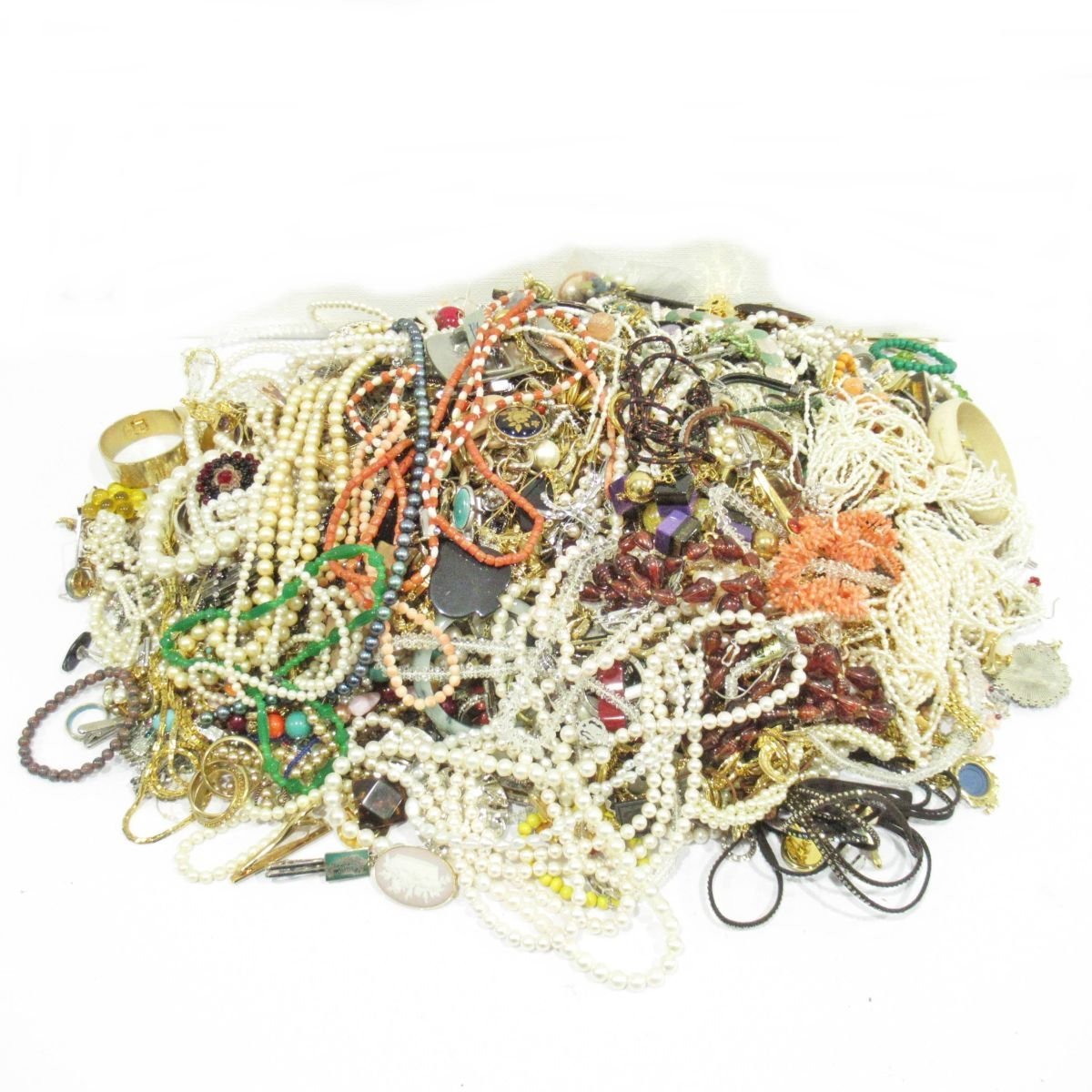 1円～ 大量 おまとめ 宝探し ブランドアクセサリー多数あり 約11.1kg ピアスやブローチなど パール サンゴ 翡翠 カラーストーン