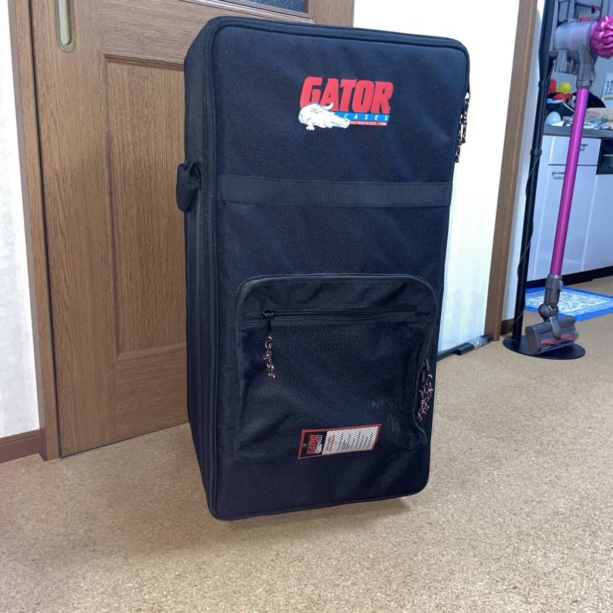 美品　GATORゲイター キャスター付き アンプヘッドケース G-901　キャリー 黒 セミハードソフトケース