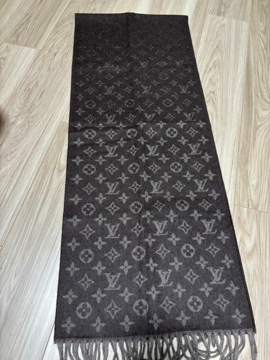 極美品　ルイヴィトン　マフラー　ショール　M70258 モノグラム　グラディエント モノグラムマフラー　ロゴマニア　ストール