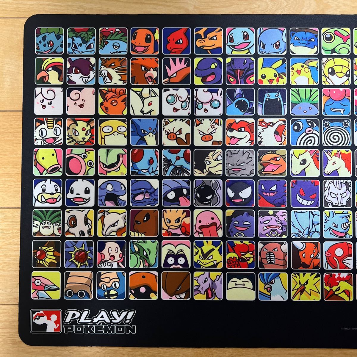 【海外限定】ポケモン公式プレイマット151ピクセルアート ポケモン プレイマット 151 0 ポケモンカード プレイマット Pokemon