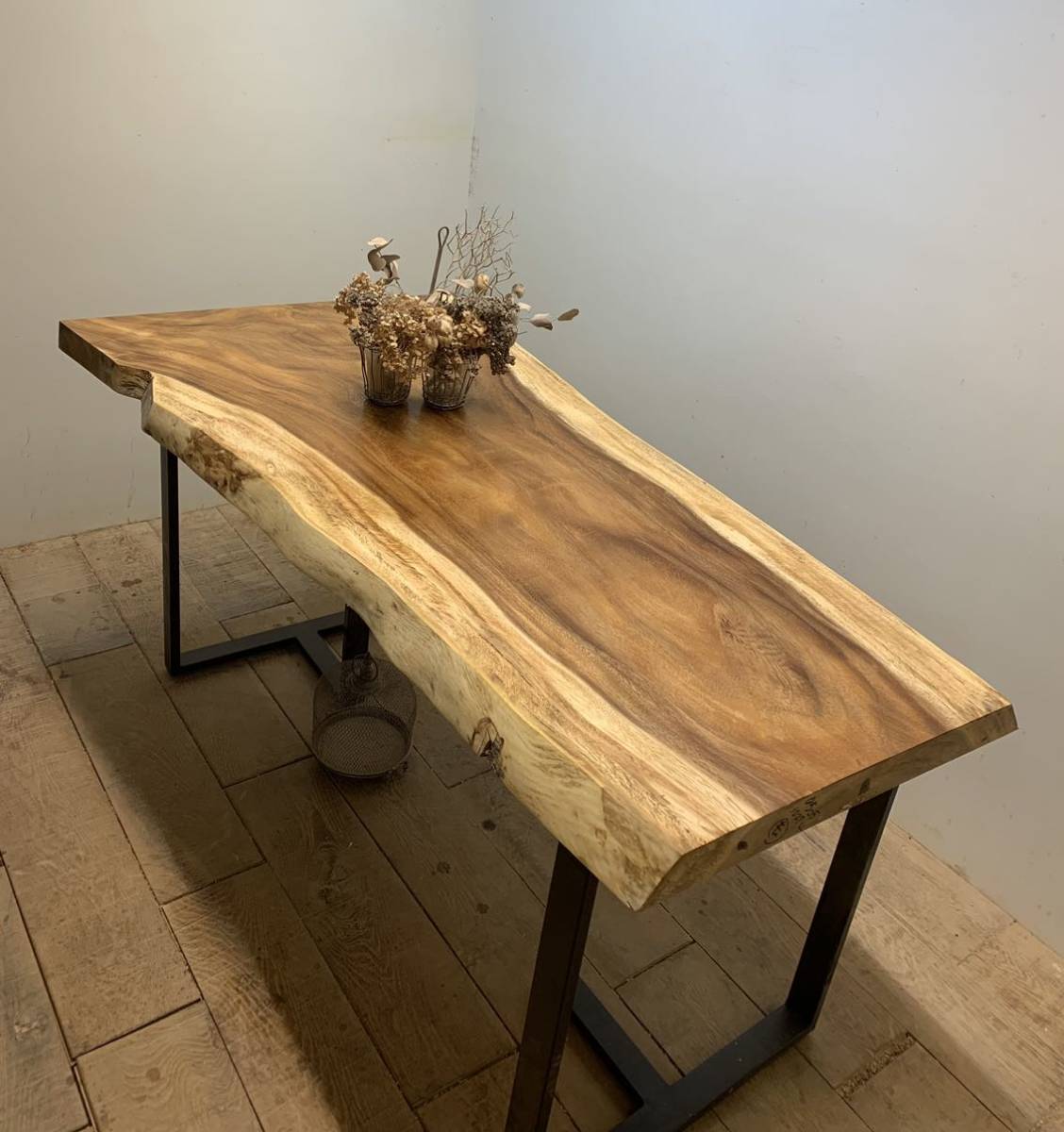 4 モンキーポット　1550x880-620x56 一枚板　DIY　天板　カウンター　棚板　皿　小物