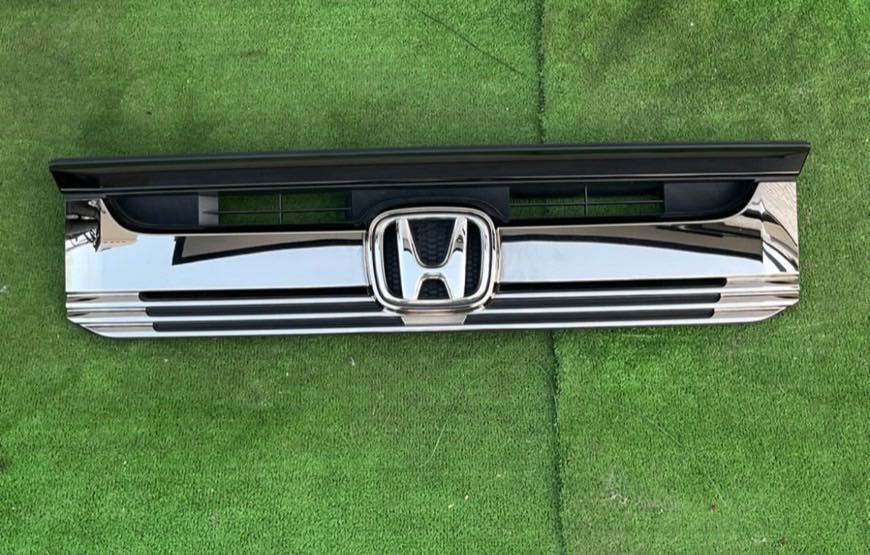 ホンダ N-BOX スラッシュ JF1 JF2 純正 フロントグリル スモークメッキ 75101-TDE-003 HONDA ラジエーターグリル 美品 ガーニッシュ