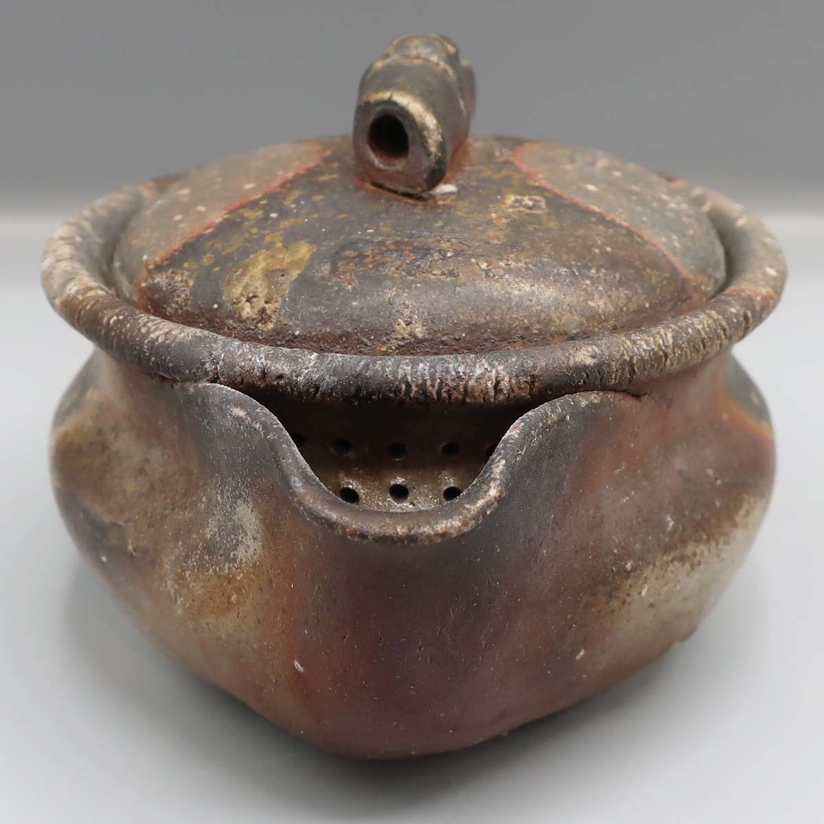 備前花入-岩本孝志作-飾り台付き 茶道具備前花入（孝志作） - メルカリ