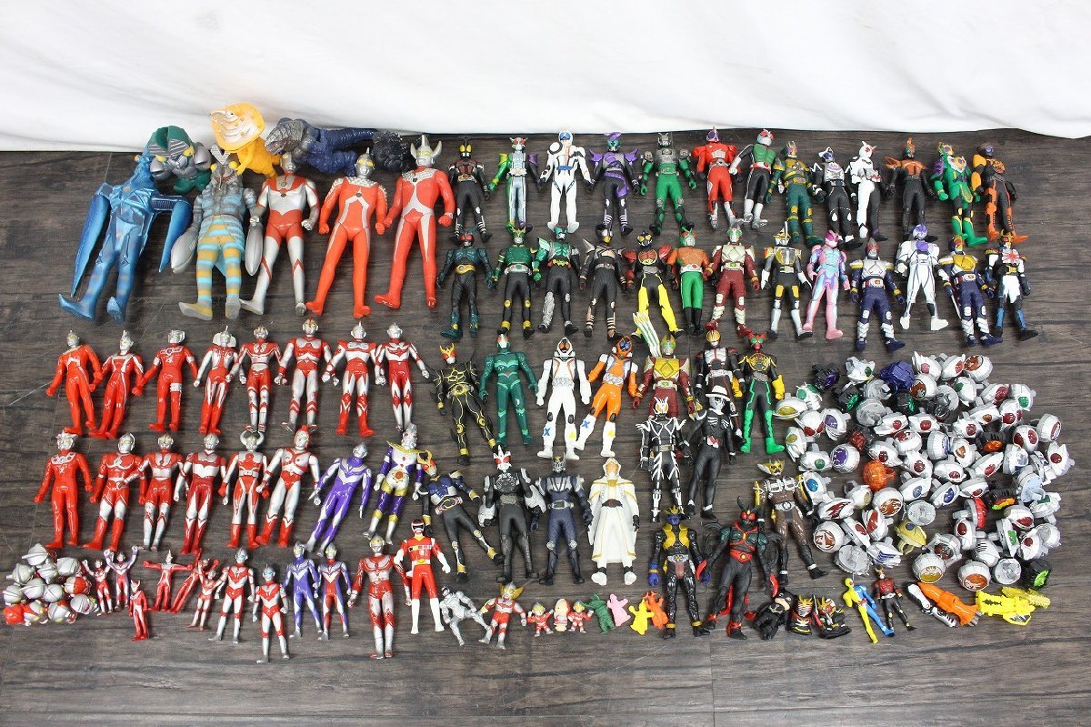 HGウルトラマンVS仮面ライダー｜ガシャポンオフィシャルサイト 