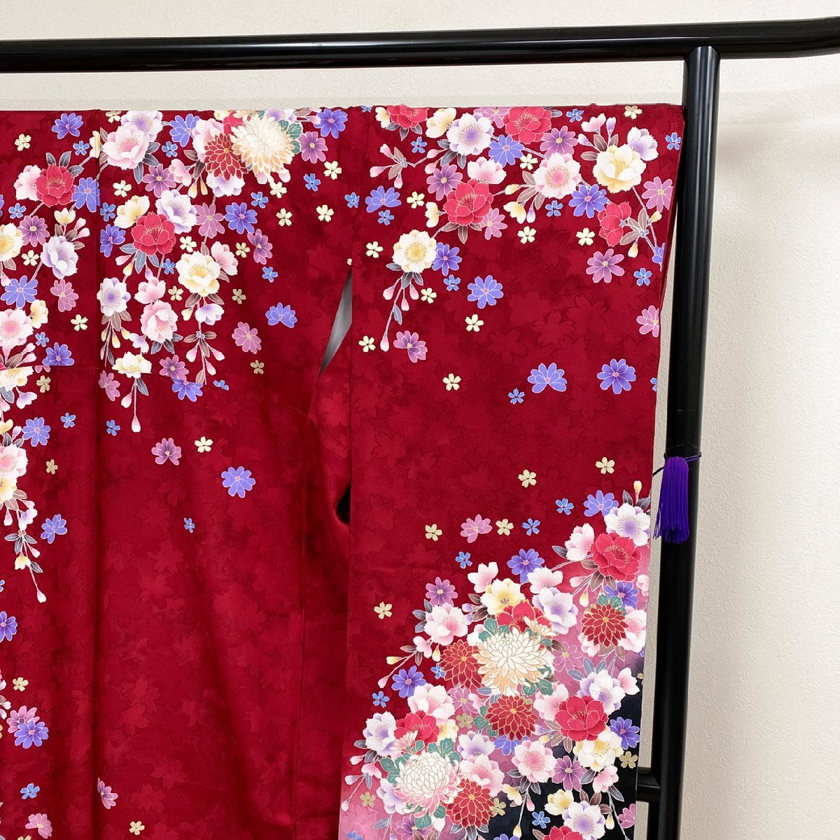 着物月花 金駒刺繍 金彩 可憐な花 振袖 正絹 金糸 ki121 【公式通販】