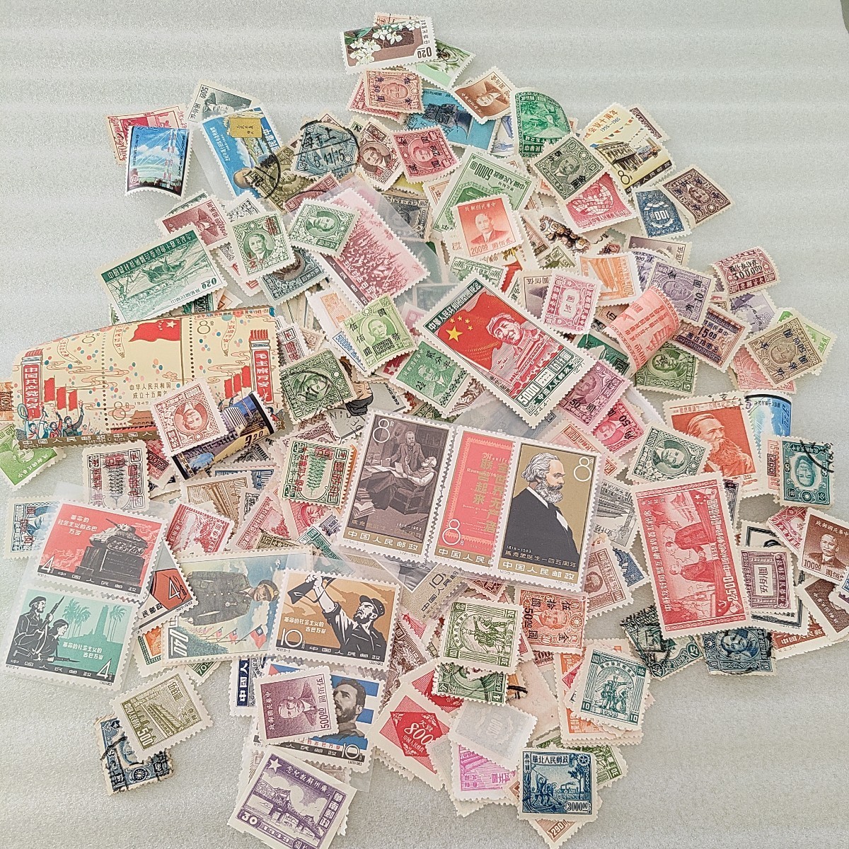 中華人民共和国　古い切手　まとめて　重さ約25g