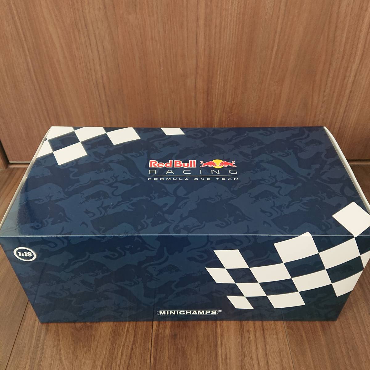 ミニチャンプス 1⁄18レッドブルRB12 フェルスタッペン ブラジルGP 3位