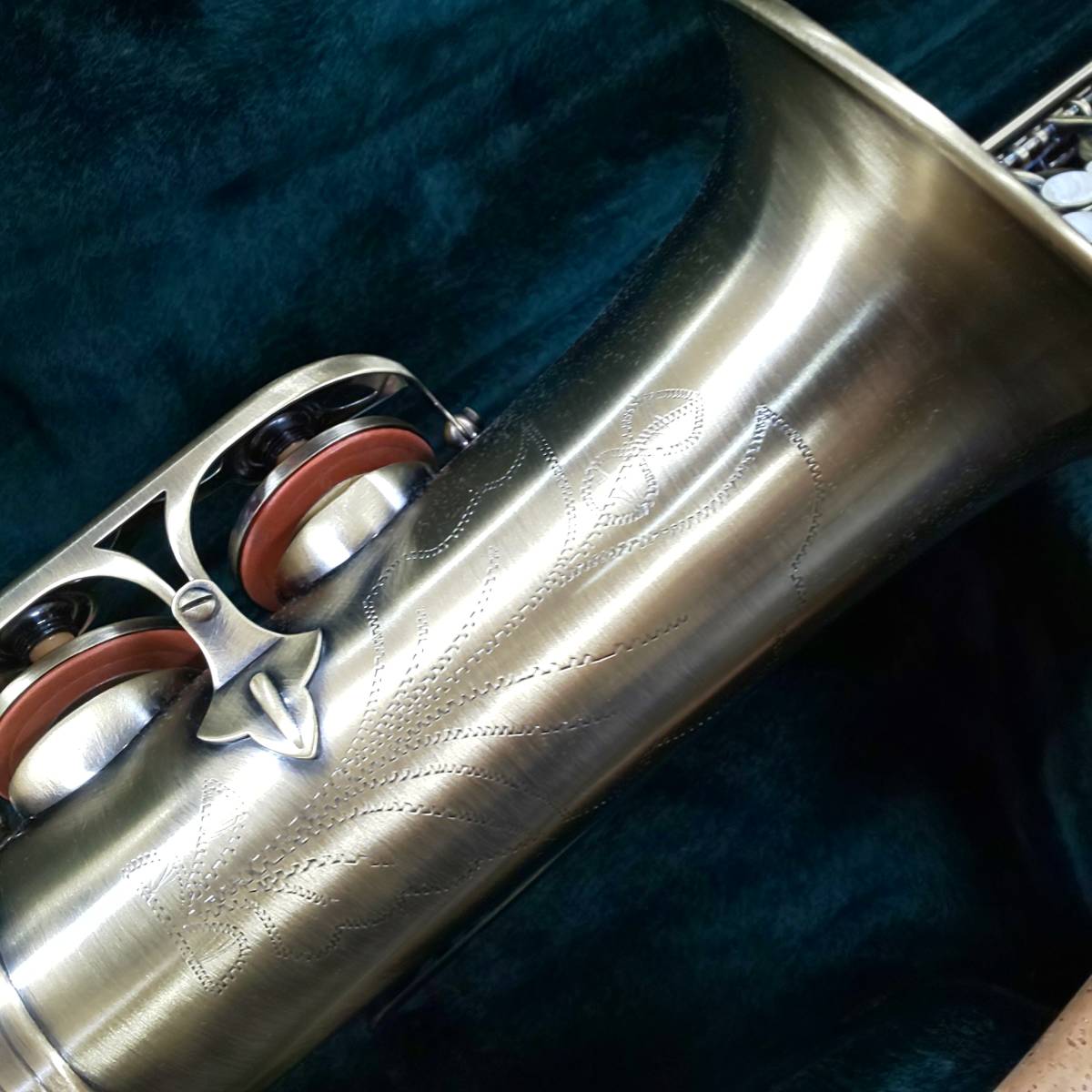 ◎ケルントナー ◎Kaerntner アルトサックス KAL-68AQ 管楽器 アンティークモデル 彫刻入り Antique ケース 即発送