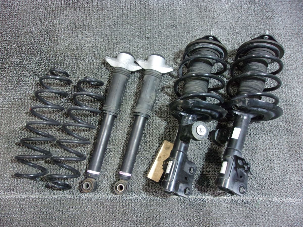 ☆激安!☆AXVH70 カムリ 純正 ノーマル ショック&サスペンション