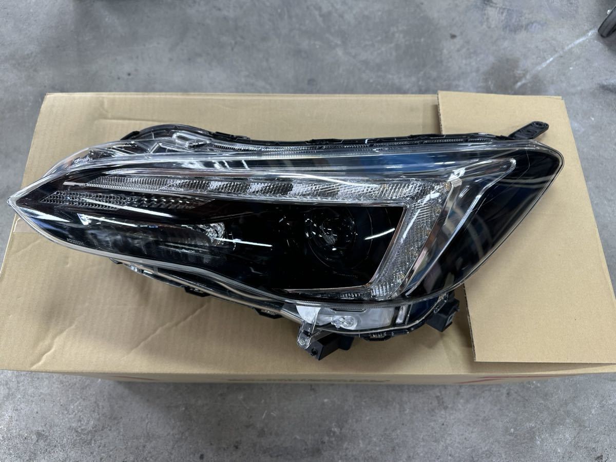 GT3 XVヘッドライト 左
