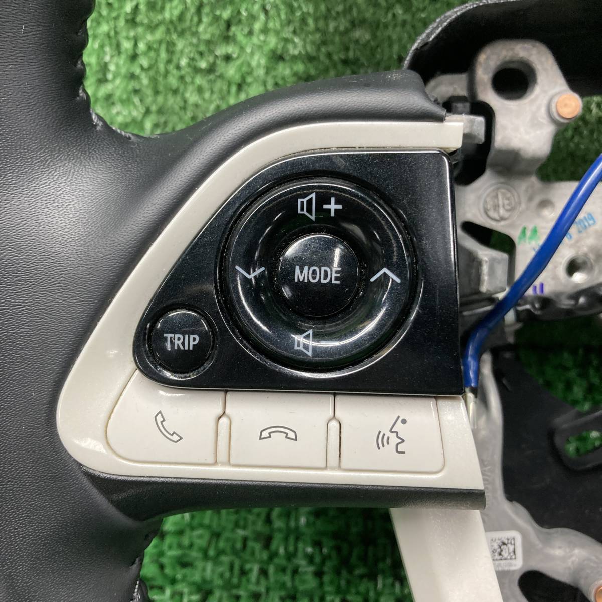 プリウス S ZVW50 ハンドル ステアリング ホーンパッド インフレーター