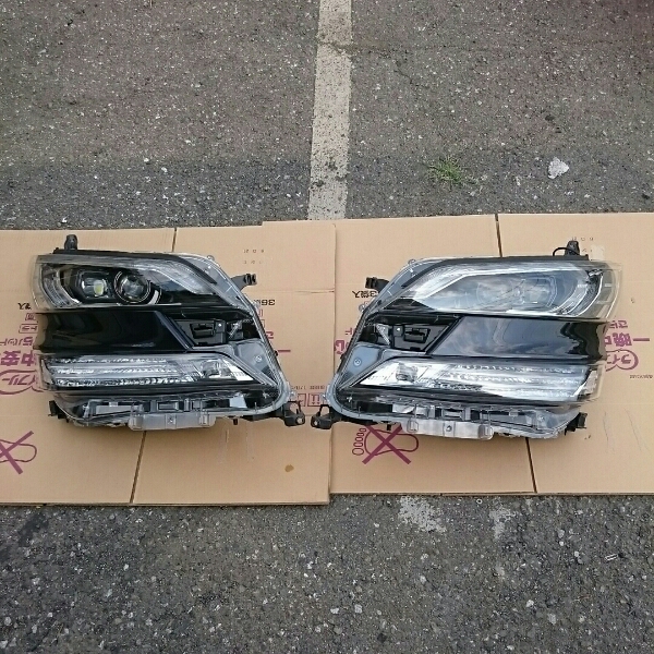 現行型30系ヴェルファイア ハイブリット ヘッドライト左右セット