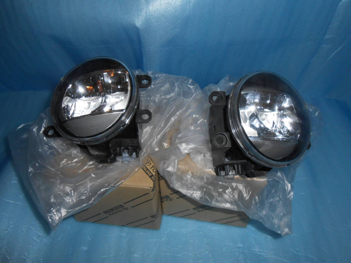 ☆トヨタ・純正LEDフォグランプ・左右セット☆_1