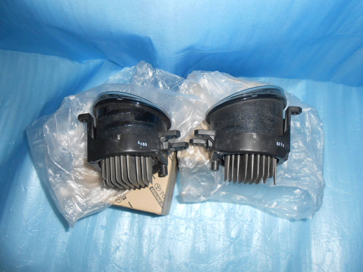 ☆トヨタ・純正LEDフォグランプ・左右セット☆_5