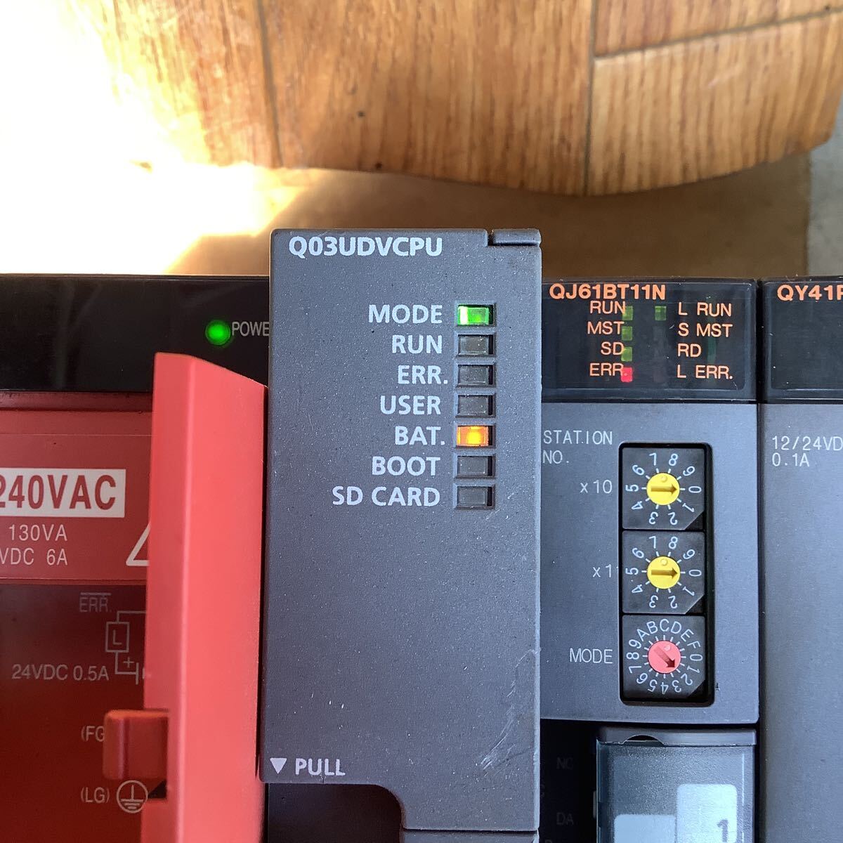 三菱電機PLC Q03UDVCPU ユニット中古品一般的な通電まで済みです 