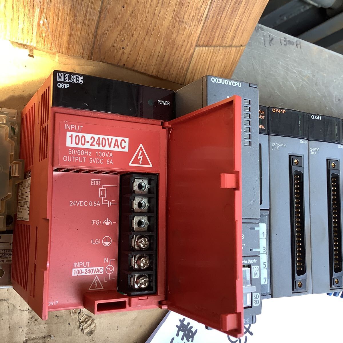 三菱電機PLC Q03UDVCPU ユニット中古品一般的な通電まで済みです 